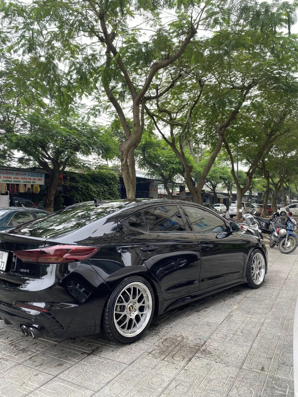 Chiếc kia k3 độ mâm bbs đa chấu màu bạc nhìn cực chất và hiện đại