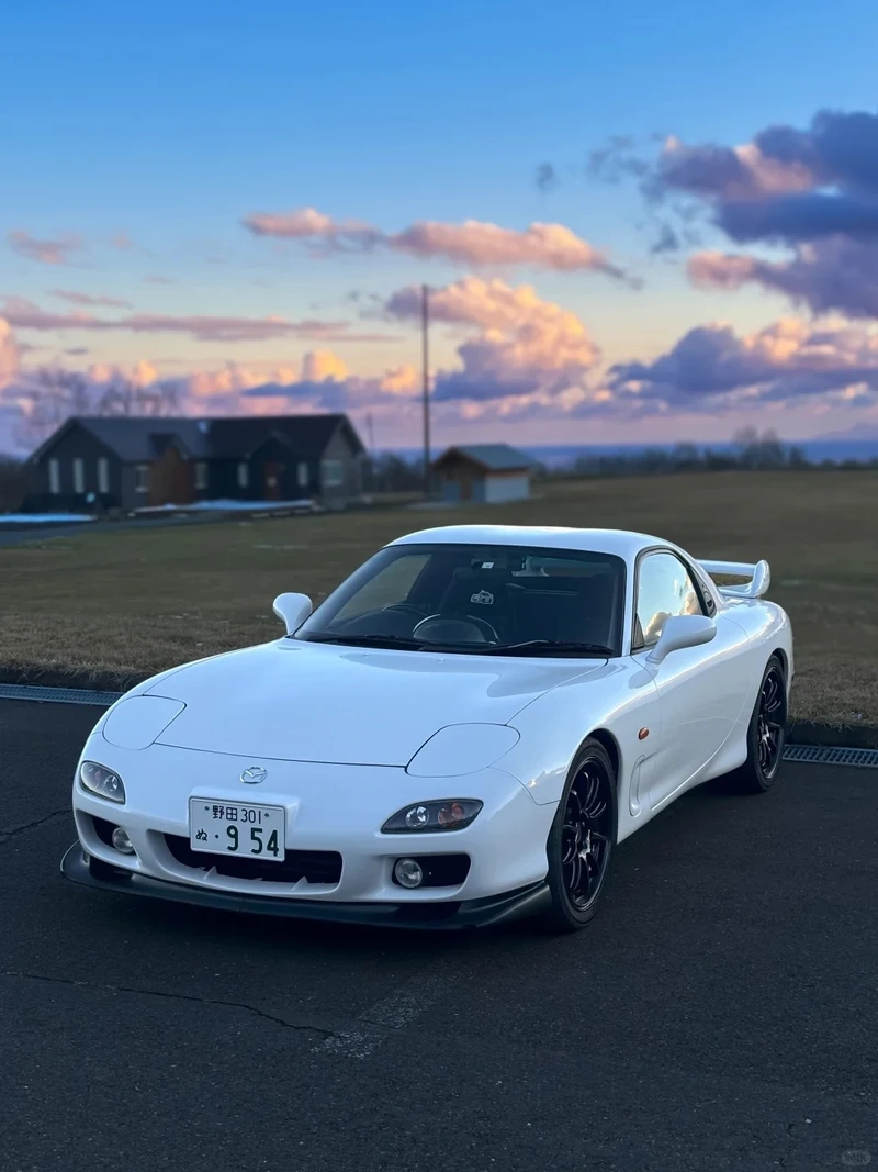 Độ đẹp ấn tượng mọi chi tiết Mazda RX7 độ đẹp