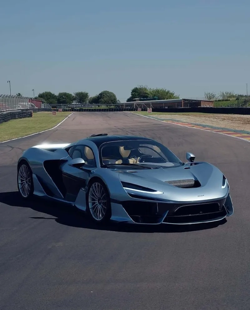 Phiên bản McLaren P1 độc đáo khiến mọi ánh nhìn dừng lại