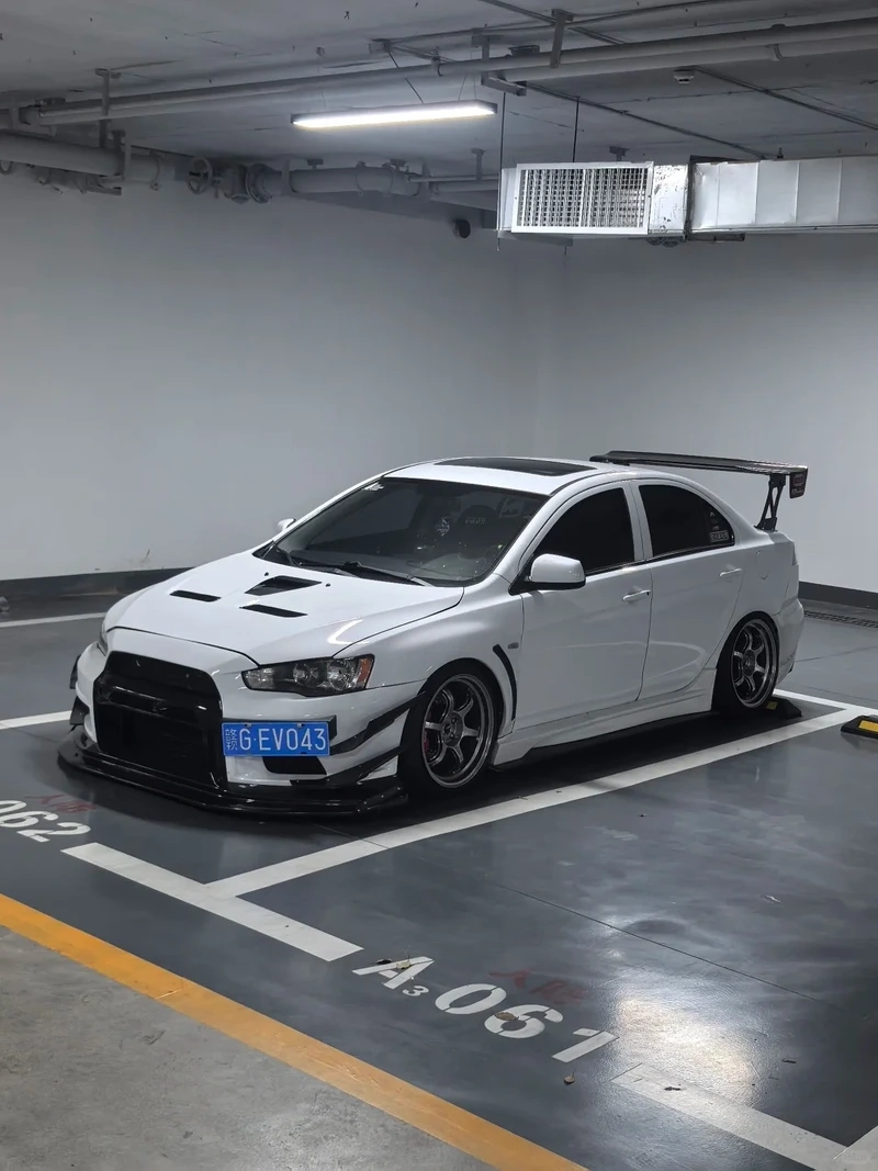 Điều khiển tối ưu với Mitsubishi Lancer Evolution dẫn động bốn bánh