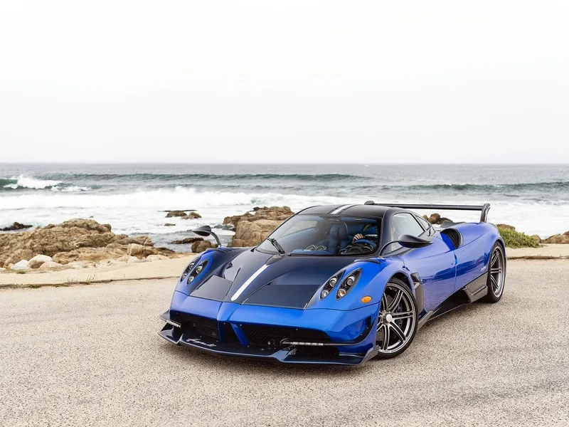 Xe pagani huayra bc trên đường phố tỏa sáng mọi góc nhìn