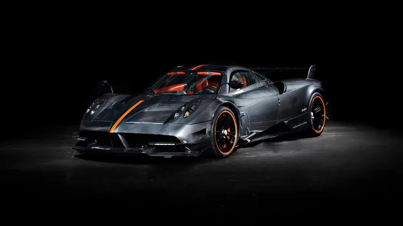 Xe pagani huayra bc làm hình nền ấn tượng cho màn hình