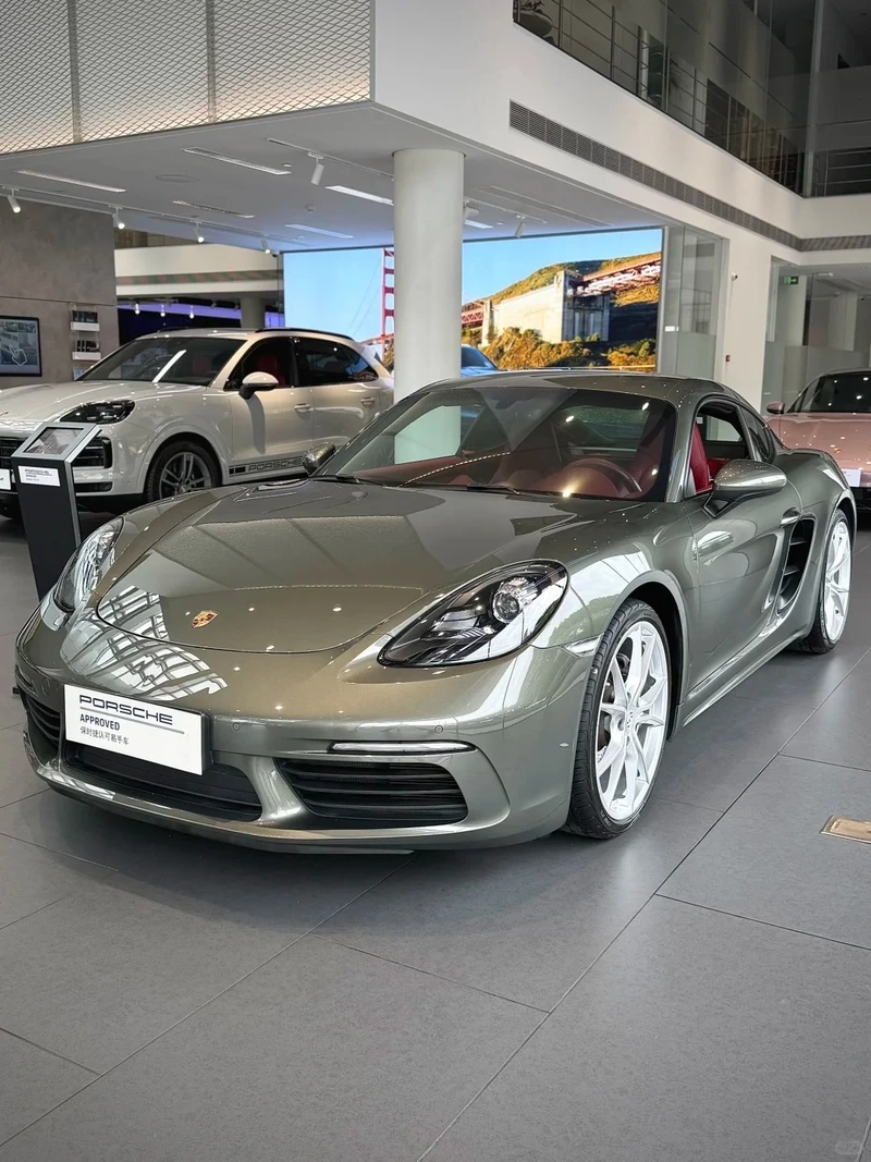 Thiết kế đẹp chuẩn siêu xe Porsche 718 thiết kế đẹp