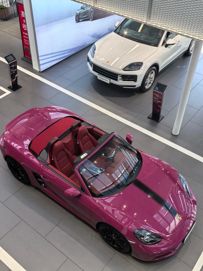 Tốc độ cao bứt phá mọi giới hạn Porsche 718 tốc độ cao