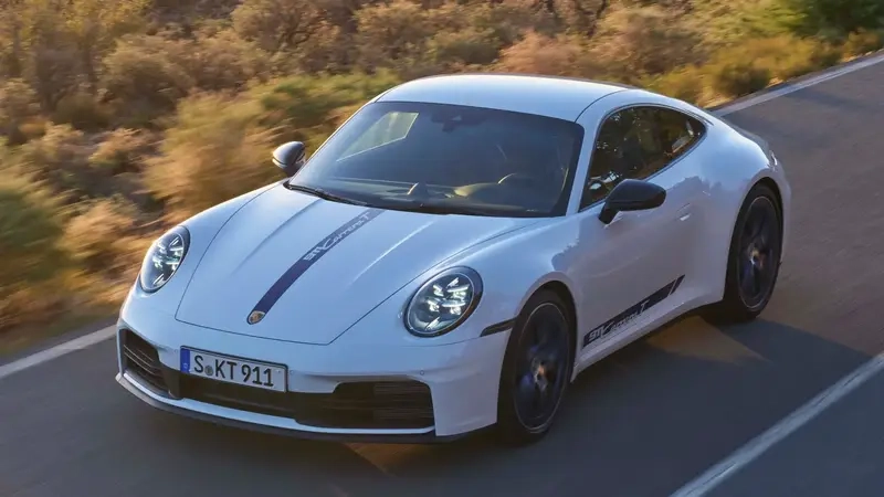 Porsche 911 thể thao mang cảm xúc tốc độ thuần khiết