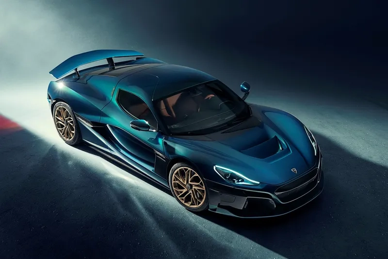 Rimac nevera lúc ban ngày hiện rõ mọi đường nét