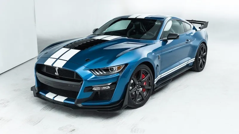 Xe shelby gt500 vẻ đẹp ngoại thất nổi bật từ mọi góc nhìn