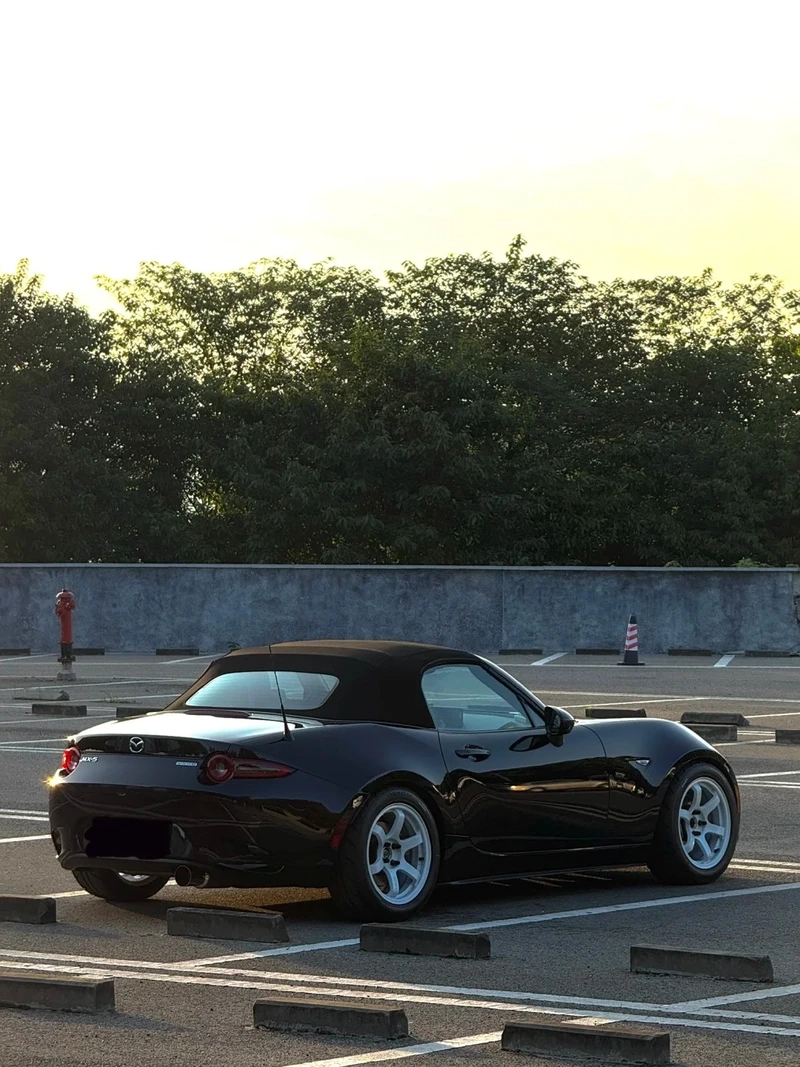 Kiểu dáng coupe hoàn hảo của xe 2 cửa kiểu dáng coupe