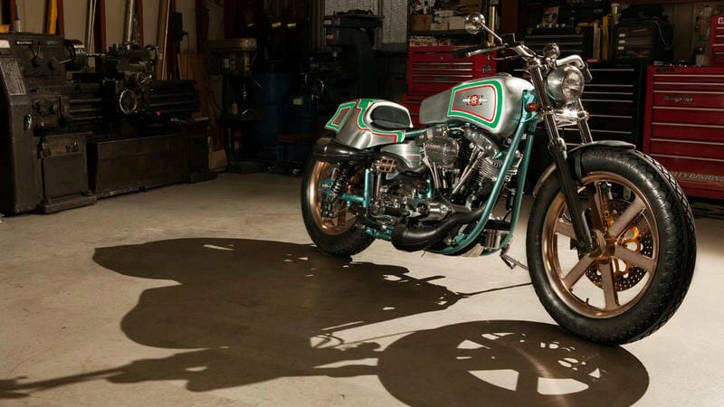 Cafe racer PKL ảnh thể hiện sức mạnh cơ khí