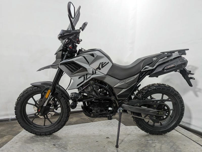 Moto cào cào chinh phục mọi cung đường