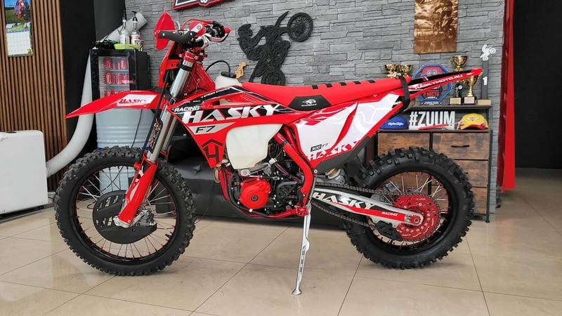 Ảnh moto cào cào đậm chất phiêu lưu