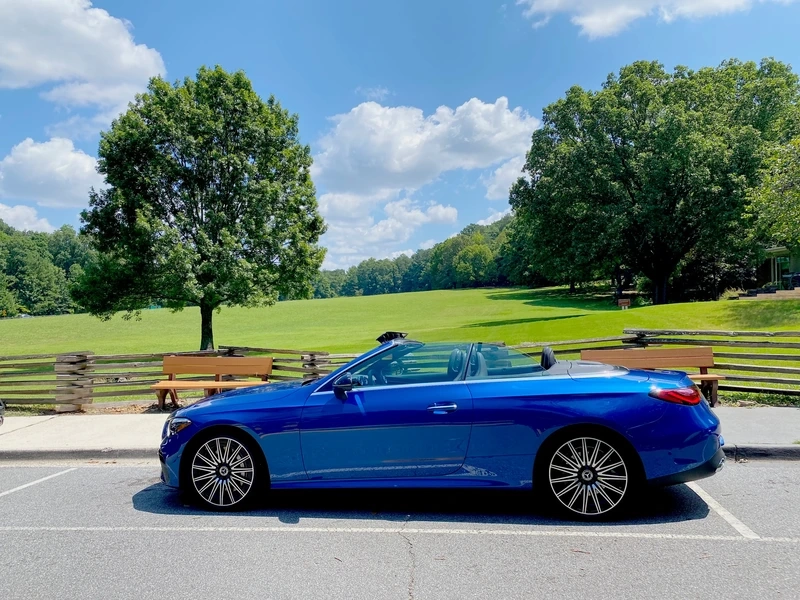 Thiết kế ấn tượng xe mui trần đẹp