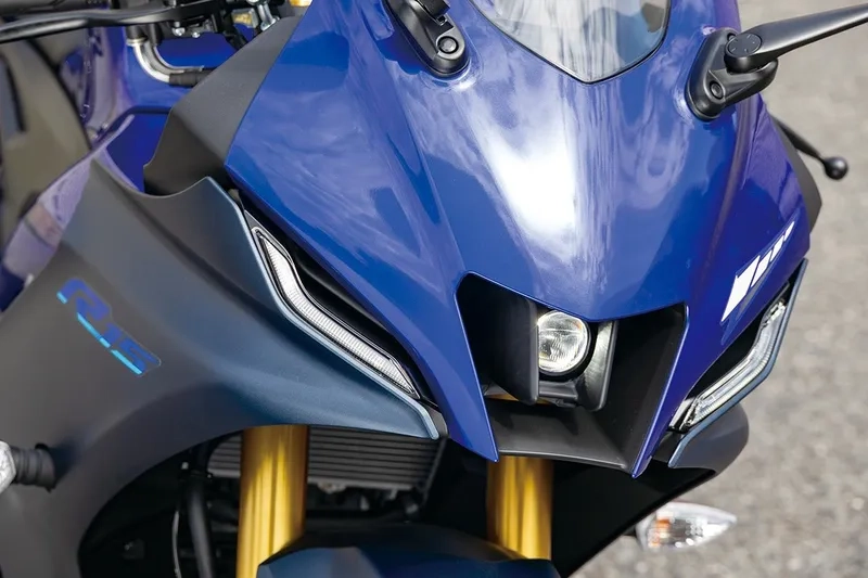 Tính năng R15 có VVA không