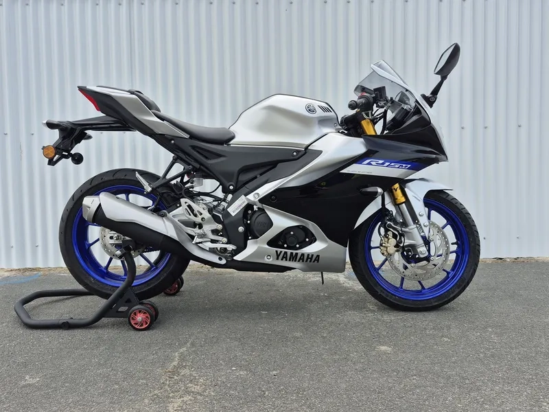 So sánh R15 và GSX-R150