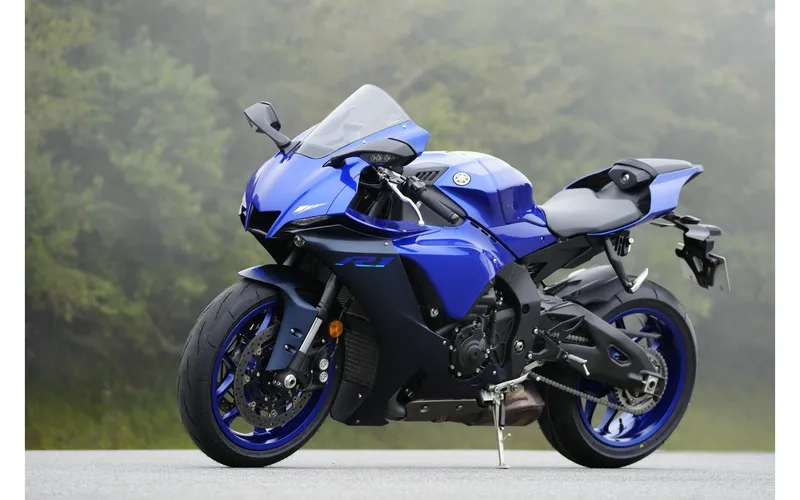 Chi tiết pô Yamaha R1 Akrapovic