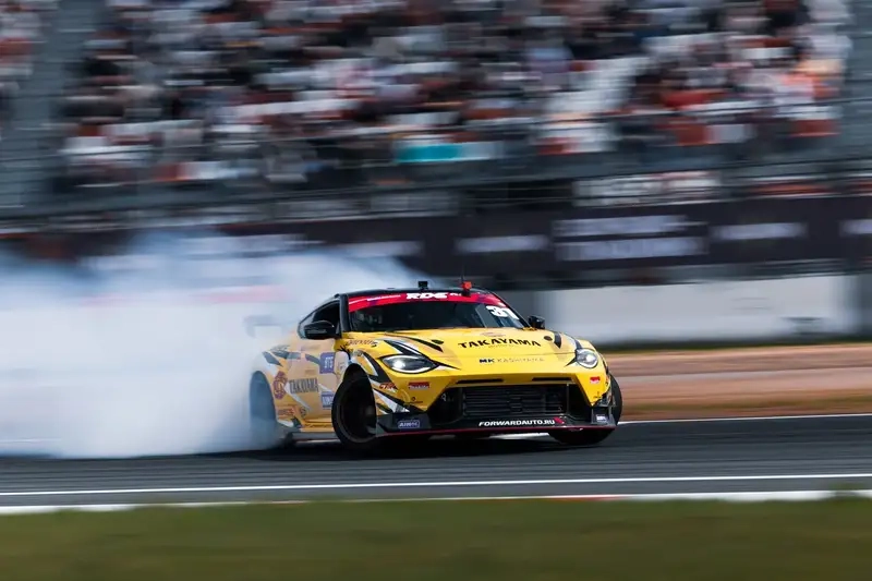 Xe drift phong cách thi đấu chuyên nghiệp