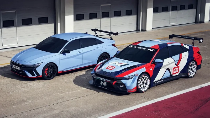 Kèo căng so sánh Hyundai Elantra N và Civic Type R ai hơn