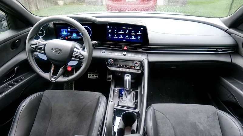 Mãn nhãn với thiết kế ngoại thất Hyundai Elantra N thể thao