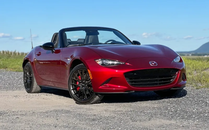 Mãn nhãn với bộ hình ảnh xe Mazda MX-5 mui trần đẹp