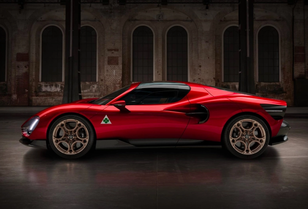 Thắc mắc không biết Alfa Romeo 33 Stradale giá bao nhiêu tại Việt Nam