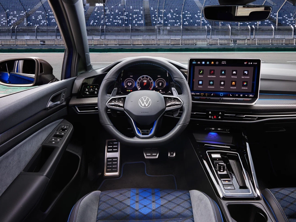 Săn lùng thông tin về dòng xe Volkswagen Golf R nhập khẩu