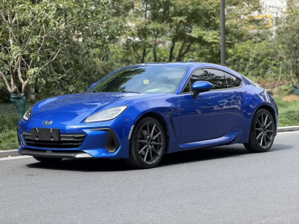 Khám phá mẫu xe thể thao Subaru BRZ đầy cá tính